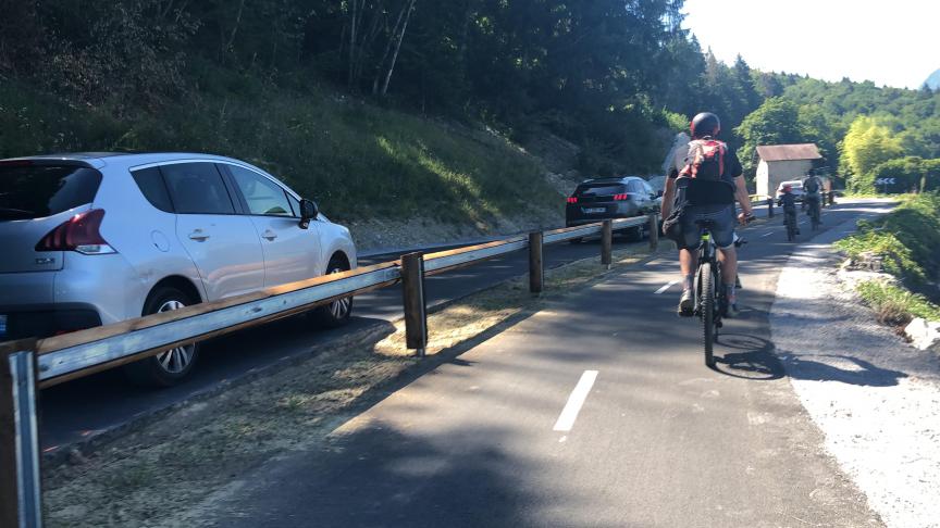 J ai teste pour vous le tour du lac d Annecy a velo par la rive est Le Messager